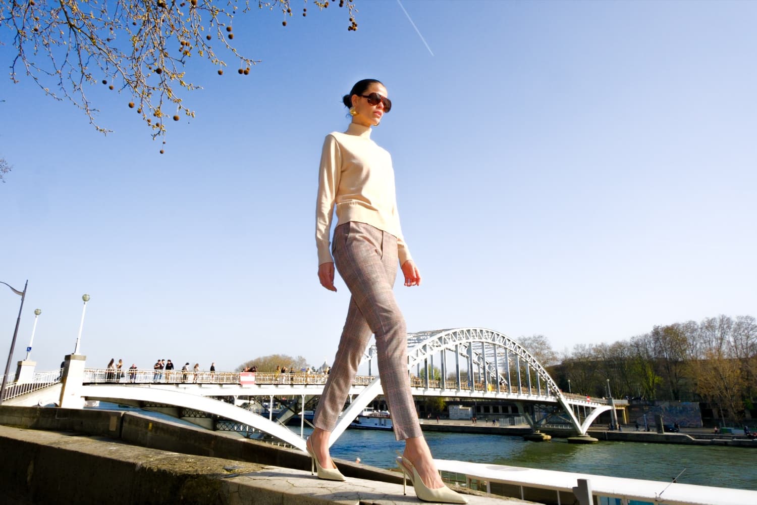 Editorial photo session on the Debilly footbridge over the Seine in Paris by SabShots